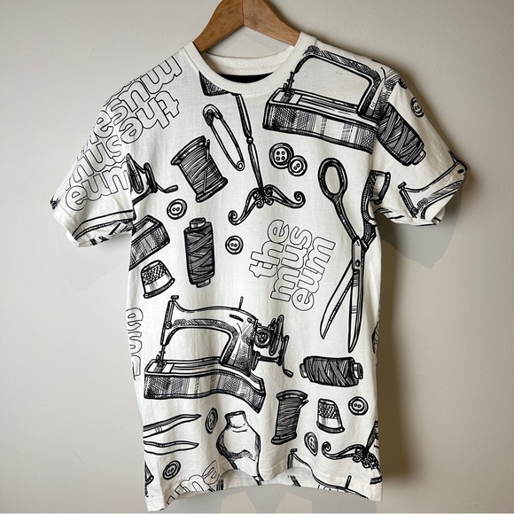 The Museum Other - Rare The Museum Graphic Black and White Men's Shirt Iconic DC Streetwear Brand